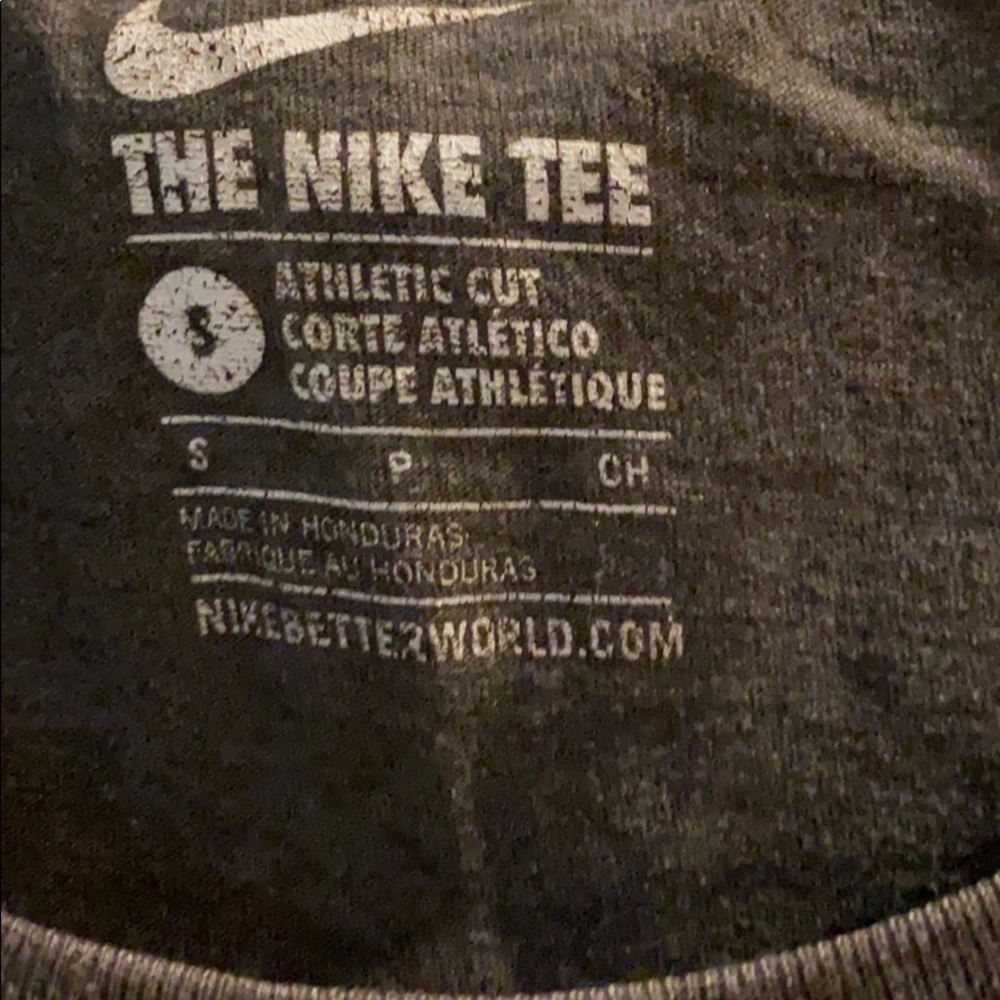 t-shirt - Picture 3 of 3